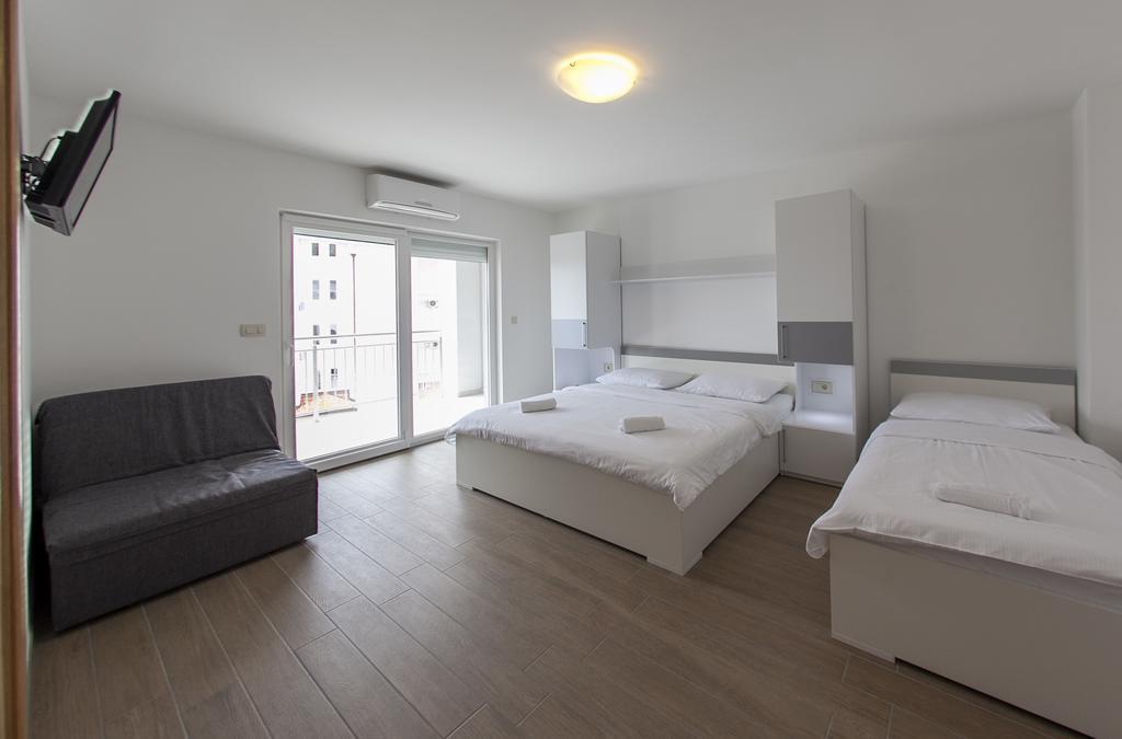 Apartments Villa Klara Baška Voda Dış mekan fotoğraf