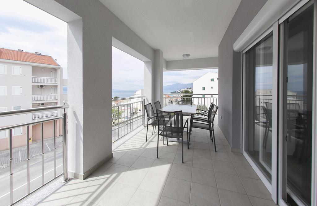 Apartments Villa Klara Baška Voda Dış mekan fotoğraf