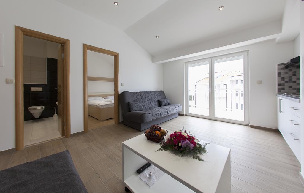 Apartments Villa Klara Baška Voda Dış mekan fotoğraf