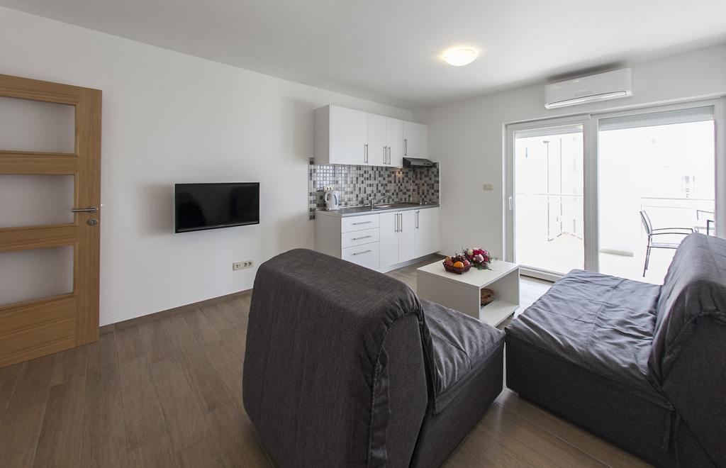 Apartments Villa Klara Baška Voda Dış mekan fotoğraf