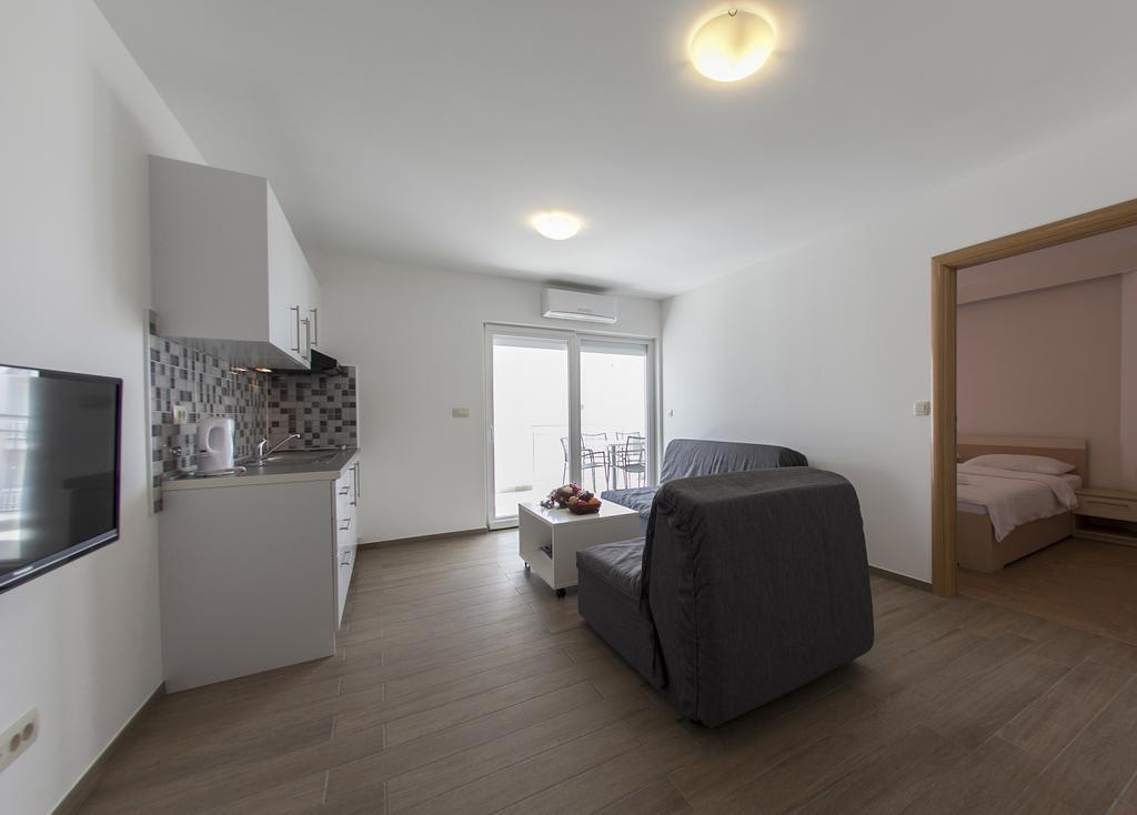 Apartments Villa Klara Baška Voda Dış mekan fotoğraf